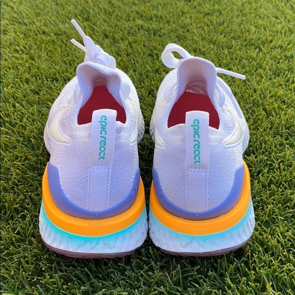 Nike Epic React Flyknit 2 - Picture 3 of 5